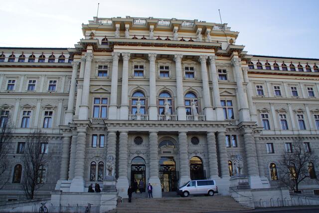 Am Oberlandesgericht (OLG) Wien befasste man sich am Donnerstag mit einem Urteil rund um einen Polizisten. (Archiv) | Foto: Alois Fischer