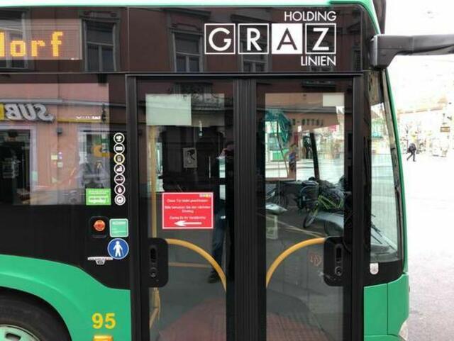 Eine unbekannte Person leitete vorbildlich Erste Hilfe, verschwand danach jedoch. Die Polizei bittet die Person, sich zu melden. (Symbolfoto) | Foto: Holding Graz