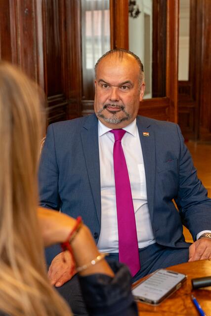 Daniel Glunčić: "Mein großer Wunsch und Appell als Botschafter an den Bildungsminister ist, dass Österreich sich von dem Begriff BKS (Bosnisch, Kroatisch und Serbisch) distanziert. " | Foto: Gilian Scharf