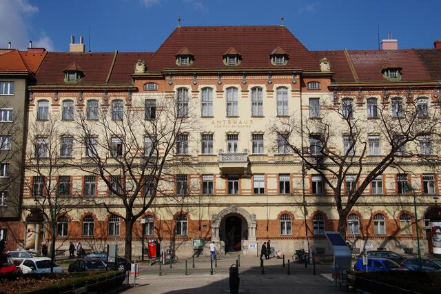 Das Amtshaus Brigittenau am Brigittaplatz 10 darf am Donnerstag, 17 Oktober, die "Bald Eagles" begrüßen.  | Foto: Alois Fischer