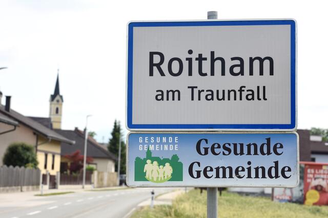 In der Gemeinde Roitham am Traunfall kam es zu mehreren Diebstählen und Beschädigungen von Straßenschildern. | Foto: Wolfgang Spitzbart (Archivfoto)