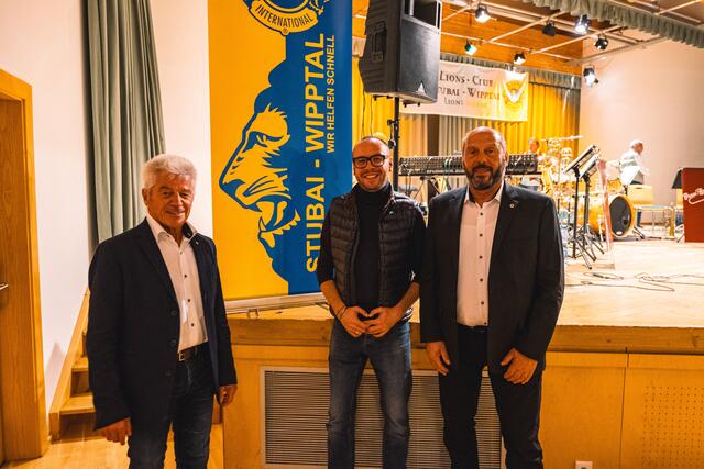 Hans Denifl, Bgm. Patrick Geir und Präsident Karl Marmsoler  | Foto: Pernsteiner