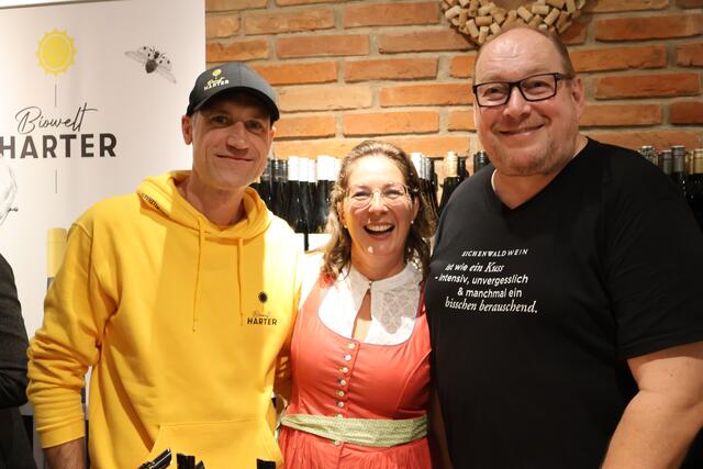 Kerstin Glöckl-Steininger mit den Gastwinzern | Foto: MeinBezirk