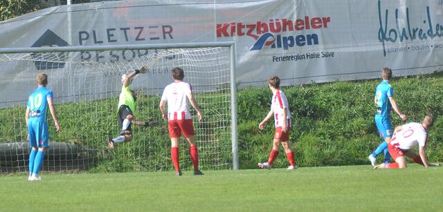 Torszene im Bezirksderby Hopfgarten/Itter vs. Pillerseetal 1. Endstand 1:5. | Foto: Kogler