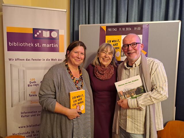 Die beiden Autoren mit der Bibliotheksleiterin Uschi Swoboda. | Foto: Bibliothek St. Martin