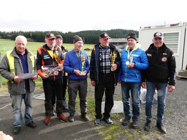 Klasse Veteranen +70, v. l.: Rennleiter Feiel,  Coloman Strohmeier, Gerhard Trabert, Fritz Freisinger, Wernfried Kogler, Alfred Steinwidder.
