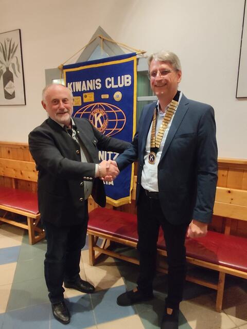 Neo Präsident Harald Kager mit seinem Amtsvorgänger Peter Pennitz. | Foto: Kiwanis