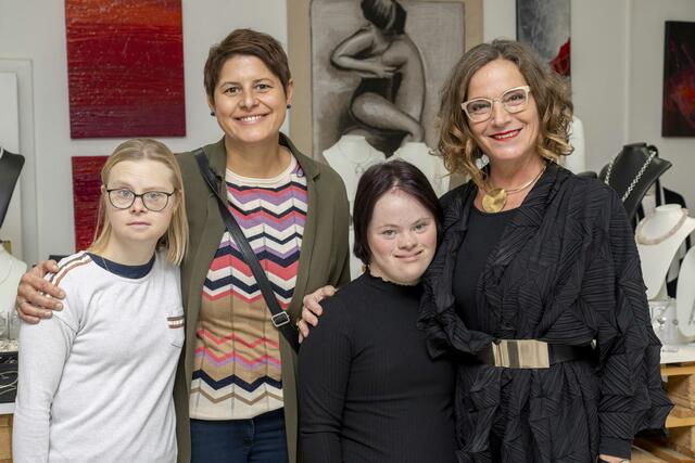 Sind bei der Modenschau am 23. Oktober auch dabei: die Beniva Girls. | Foto: Klaus Pressberger