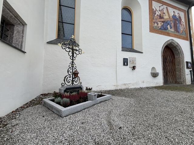 Abschied in Tulfes – Am 7. Oktober 1971 wurde Adelhaid von Habsburg in Anwesenheit des europäischen Hochadels beigesetzt.