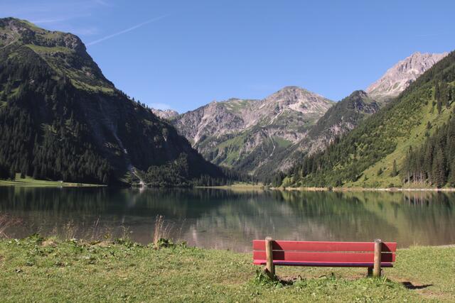 Der Vilsalpsee ist umgeben von einem Schutzgebiet. | Foto: Reichel