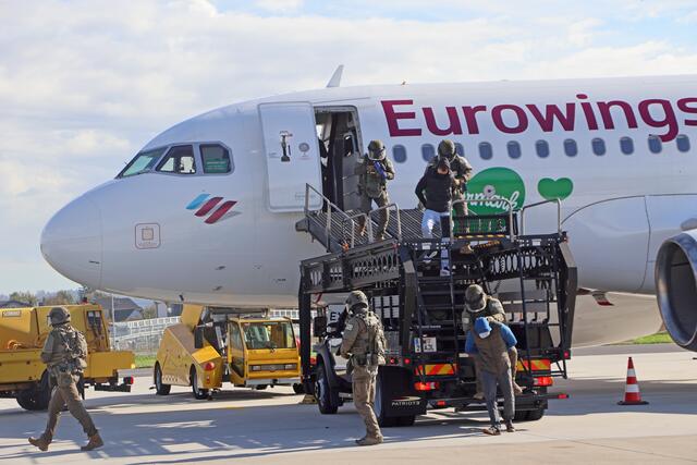 Was wie eine Szene aus einem Thriller anmutet, war eine Großübung der Polizei am Grazer Flughafen. | Foto: Flughafen Graz