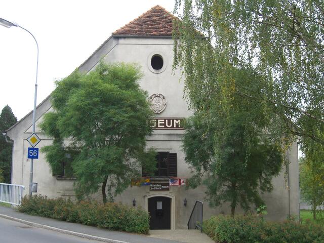 Die alte Hofmühle in der Stremtalstraße in Güssing beherbergt unter einem Dach das Auswanderermuseum und das Josef-Reichl-Museum. | Foto: Karl Pratl