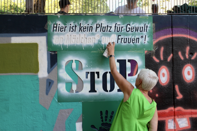 Um Gewalt an Frauen zu thematisieren und für andere Menschen verständlicher zu machen, gibt es nun ein neues Theaterprojekt in Wels. | Foto: StoP