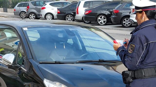 Parksheriffs gehören zu einem modernen Parkraummanagement dazu! | Foto: Stadtpolizei Baden