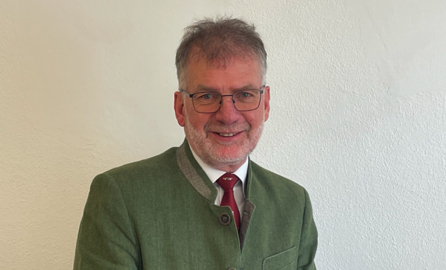Bezirksjägermeister Alfons Kogler gibt Auskunft über ein respektvolles Verhalten gegenüber Wildtieren. | Foto: RegionalMedien