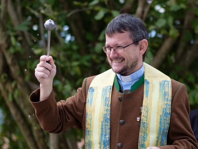 Die offizielle Segnung durch Pfarrer Johannes Lang | Foto: Robert Paul