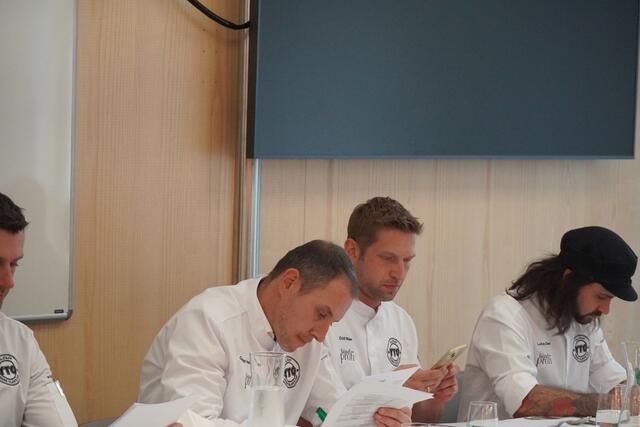 Starkoch Didi Maier mit seinen Kollegen in der Jury. | Foto: Emanuel Hasenauer