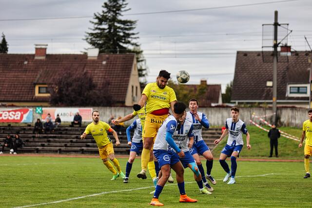 St. Martins Kicker erwarten in den ausstehenden vier Runden noch packende Spiele: Darunter das Derby gegen Dionysen. | Foto: Reischl