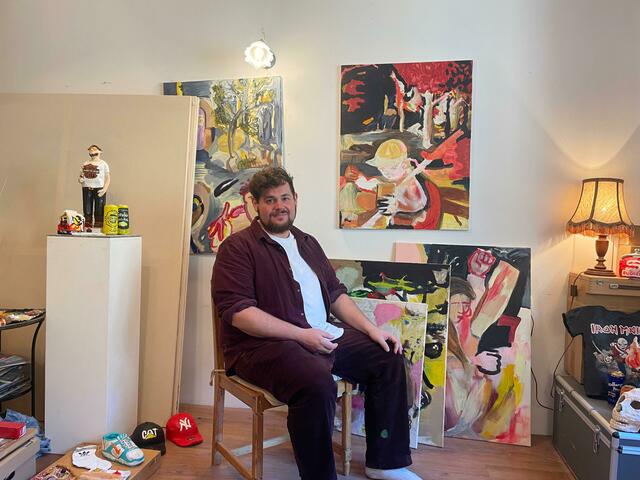 Leo Mayr beschäftigt sich mit Zeichnung, Malerei, Druckgrafik und keramischer Plastik. | Foto: Pia Rotter/MeinBezirk