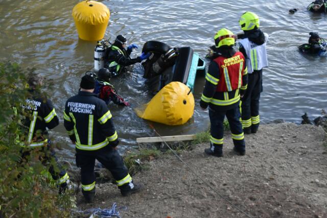 Die Übung zeigte, dass auch in unwegsames Gelände und zu Wasser eine hohe Einsatzbereitschaft und Professionalität herrscht. | Foto: FF Neuhaus-Untermühl