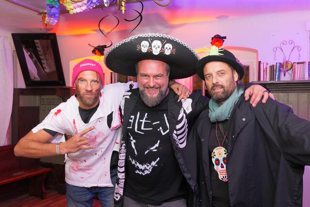 Schaurig-coole Halloween-Gestalten rund um Alex Drazdansky. | Foto: Santrucek