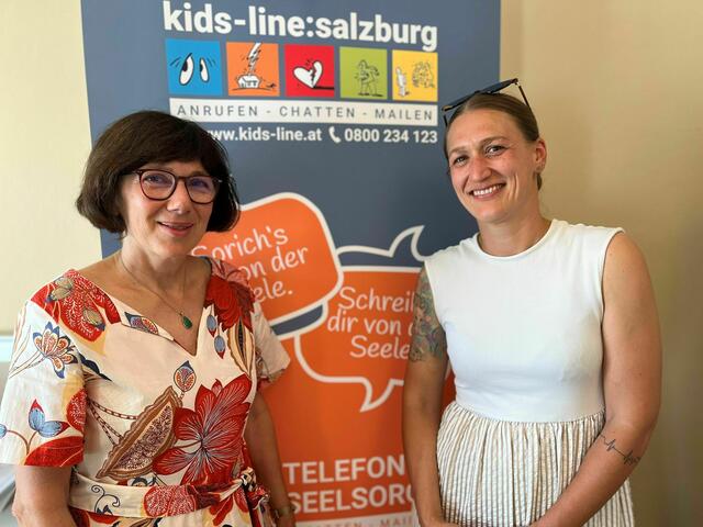Klinische Psychologin und Psychotherapeutin Rita de Dominicis und „kids-line“-Leiterin Theresa Schimke erzählen von der täglichen Beratungstätigkeit in der Kinder- und Jugend-Krisenhotline. | Foto: EDS/Pernkopf