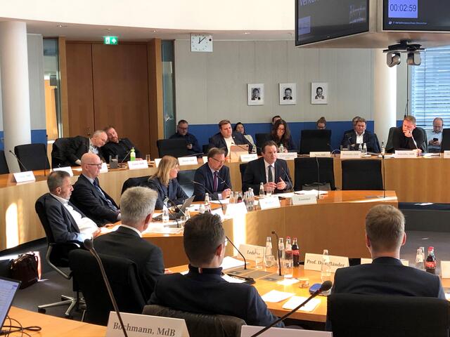 Verkehrslandesrat Zumtobel war als Experte in den Verkehrsausschuss des Deutschen Bundestags geladen. | Foto: Land Tirol