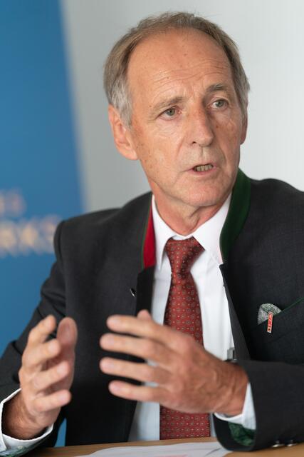 "Für eine Stimmungsaufhellung braucht es dringend positive Signale aus der Politik! Und dazu zählen vor allem Maßnahmen zur Entbürokratisierung“, fordert Salzburgs Gewerbe- und Handwerksparentenobmann Josef Mikl. | Foto: wks/Neumayr