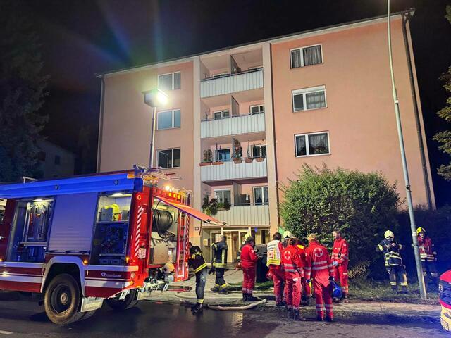 Ein Zimmer in einem Mehrparteienhaus stand in Flammen. | Foto: DOKU-NÖ