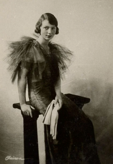 Adelhaid Habsburg (1914–1971), abgebildet auf einem Foto aus den 1920er Jahren, wurde als Erzherzogin geboren. Nach dem Zusammenbruch der Monarchie musste ihre Familie ins Exil gehen. Eine engagierte Wissenschaftlerin – Adelheid von Habsburg, Professorin in New York und karitativ tätig, widmete ihr Leben sozialen Projekten und der Unterstützung ihres Bruders Otto. | Foto: Wikipedia/Public Domain