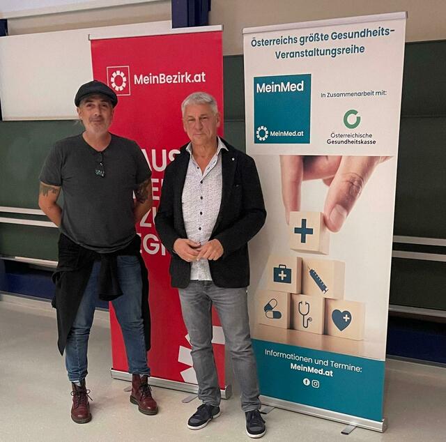 Ein aufschlussreicher Abend über Multiple Sklerose und ihre Behandlungsmöglichkeiten. – MeinBezirk-Redakteur und MeinMed-Moderator René Rebeiz mit Dr. Deisenhammer (v.l.) | Foto: MeinBezirk
