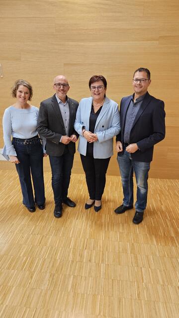 GR Bettina Hehenberger, Vzbgm. David Kalteis, Bgm. Michaela Hinterholzer und gfGR Siegfried Nagelhofer nach der Angelobung. | Foto: Gemeinde