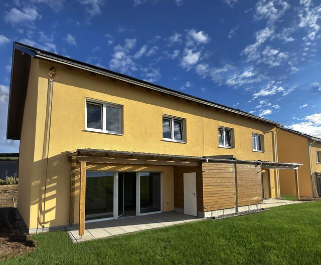 Die Reihenhäuser werden als Niedrigstenergiehäuser gebaut und unter anderem über Eigengärten verfügen. | Foto: WAV