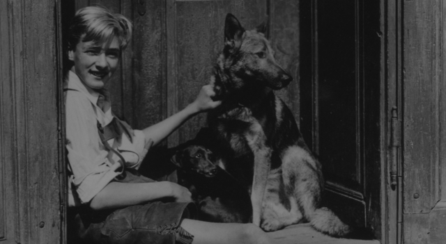 Ein junger Oskar Werner in der Marchettigasse. | Foto: Nachlass Oskar Werner/ Filmarchiv Austria