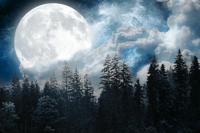 Am Donnerstag, 17. Oktober, erwartet uns ein Supervollmond und der Komet C/2023 A3 Tsuchinshan-Atlas. | Foto: Symbolfoto/pixabay