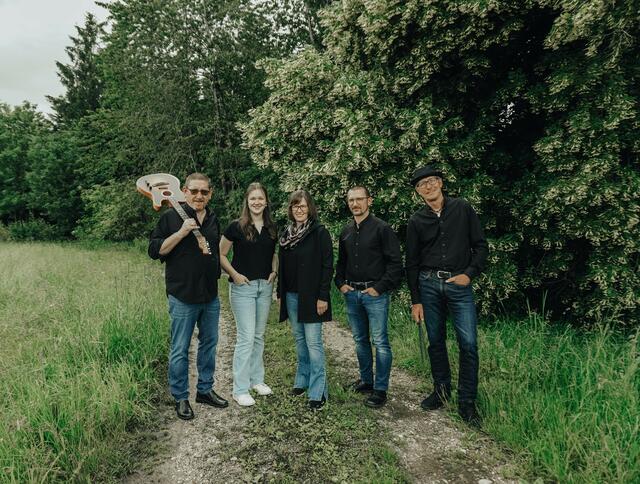 Rupert Grasl, Sara Feichtenschlager, Claudia Feichtenschlager, Markus Grasl, Günther Grasl. | Foto: Graslband