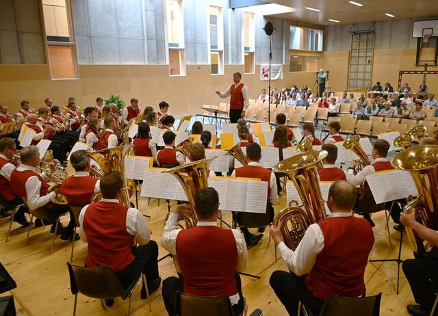 Viele Salzburger Blasmusikkapellen sind mitten in den finalen Probenarbeiten für die Konzertwertung am kommenden Wochenende in der Stadt Salzburg. Im Bild: Die Bürgermusik Tamsweg bei der Konzertwertung im Juni 2024 in Tamsweg. | Foto: Bürgermusik Tamsweg
