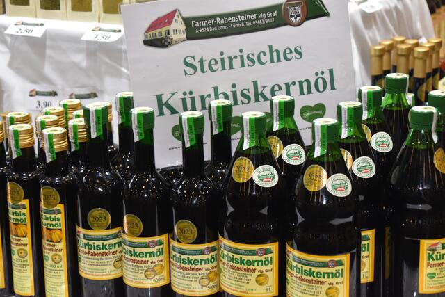 Preisgekröntes Kürbiskernöl gehört natürlich dazu. | Foto: Michael Strini