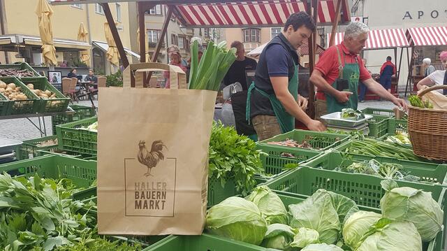 Der Haller Bauernmarkt ist diesmal schon am Freitag. | Foto: Stadtmarketing Hall in Tirol