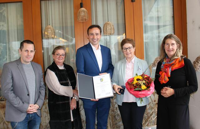 Gemeinderat Roland Pröll-Bachinger, Stadträtin Judith Pichlmann, Vizebürgermeister David Soucek-Hofmann,  Elisabeth Kölblinger und Stadträtin Sonja Pickhardt-Kröpfel (v.l.).
 | Foto: Stadt Vöcklabruck