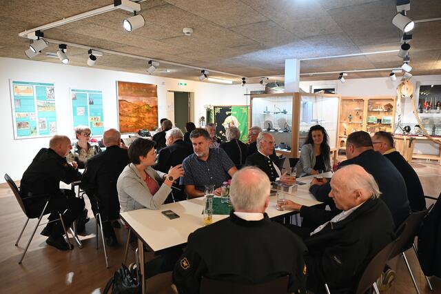 Wohlverdiente Stärkung im Museum der Oberndorfer Knappen.  | Foto: Monika Pletzer