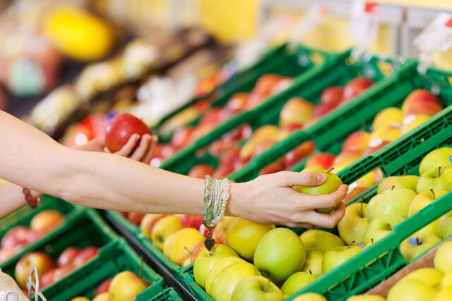 In Weißenstein wäre ein Nahversorger wünschenswert. Aktuell starten die Ausschreibungen. | Foto: stock.adobe/contrastwerkstatt