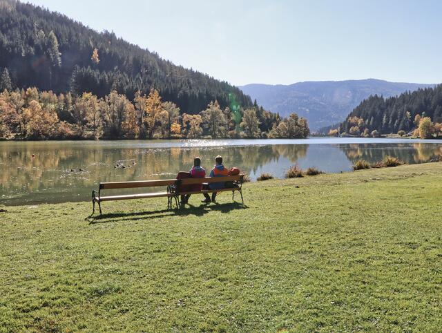 Bei einem Rundgang um den Trabochersee kann man entspannen und die Seele baumeln lassen. | Foto: Weges OG