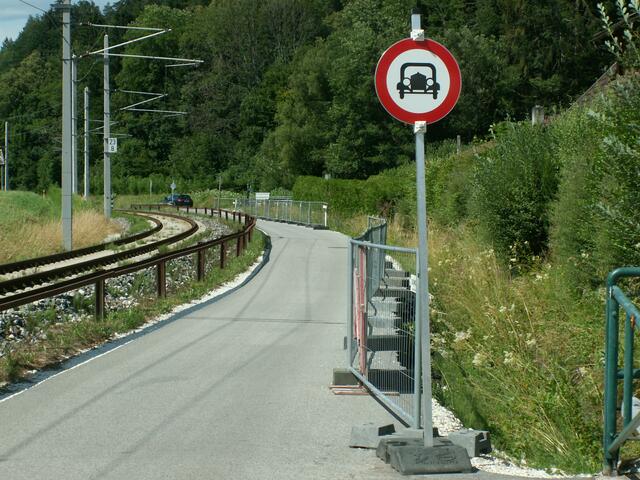 Die Bahnbegleitstraße in Maria Rain kann aufgrund fehlender finanzieller Mittel der Gemeinde nicht saniert werden. | Foto: Privat