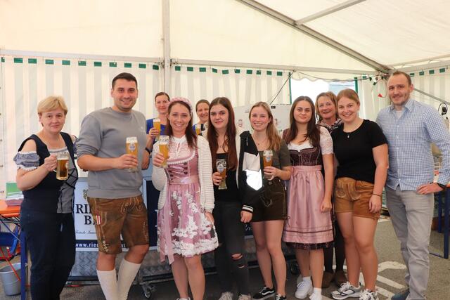Der Mitterecker Bau- und Fachmarkt lädt zum Einkaufen und Speisen im Rahmen seines Oktoberfest 2024 ein. | Foto: BRS 