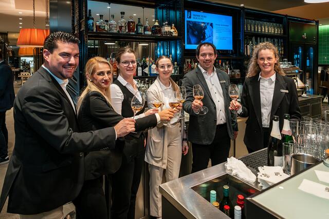 Das Loisium Team freut sich über die zahlreichen Besucherinnen und Besucher. | Foto: © Bernd Grosseck