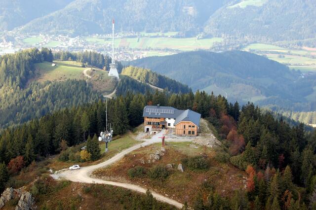 Auf der Mugel lädt das Mugelschutzhaus zum Verweilen ein. Viele Almen in der Region bieten den Wanderern eine willkommene Rast. | Foto: WAFO