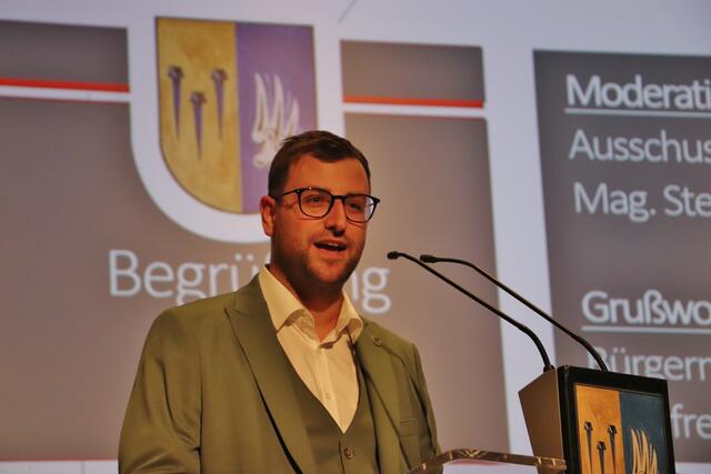 GR Stephan Scheifinger zitierte den Arzt und Lyriker Ernst Freiherr von Feuchtersleben: „ Wenn das Leben das höchste Gut ist, so ist Bildung der Schlüssel zum höchsten Gut“.

 | Foto: Edith Ertl