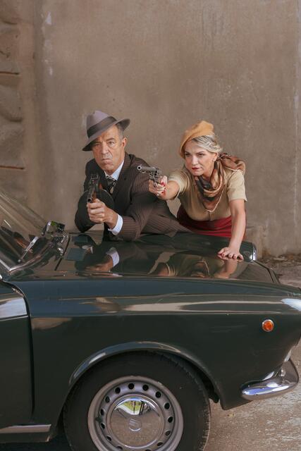 Chantal (Verena Covi) und Toni (Nik Neureiter) spielen die Geschichte von zwei liebenswerten Kleinganoven, die zwar große Pläne haben, aber nicht immer den Durchblick behalten. | Foto: Victor Malyshev