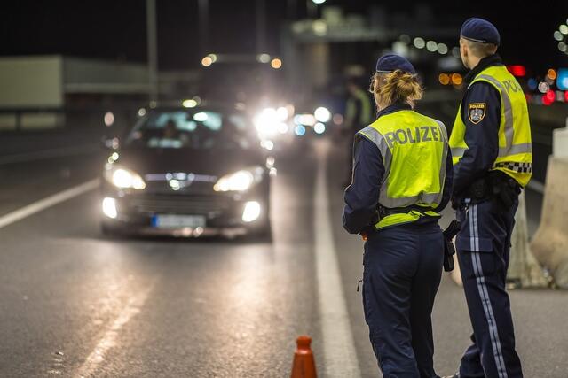 An einem einzigen Tag im Oktober stellte in Salzburger Polizei vier schwerwiegende Verkehrsverstöße im Bundesland fest.  | Foto: Symbolbild BMI/Pachauer